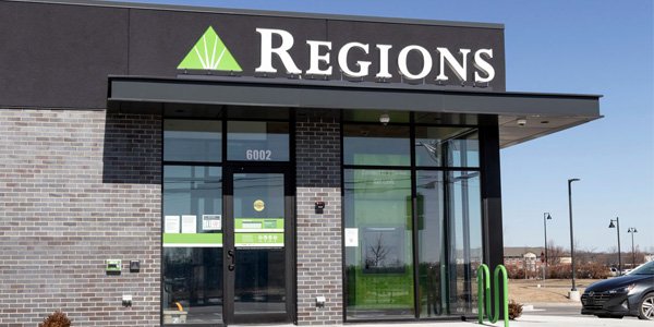 What time do Regions bank open